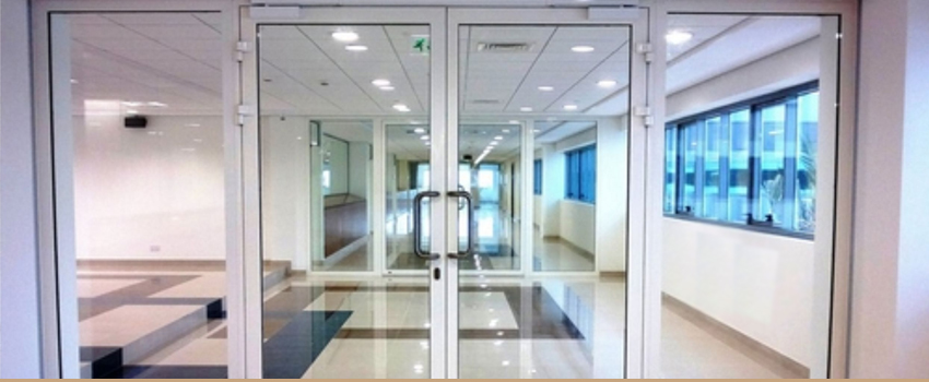 Puertas Abatibles Corredizas y Anti-Pánico en Puebla